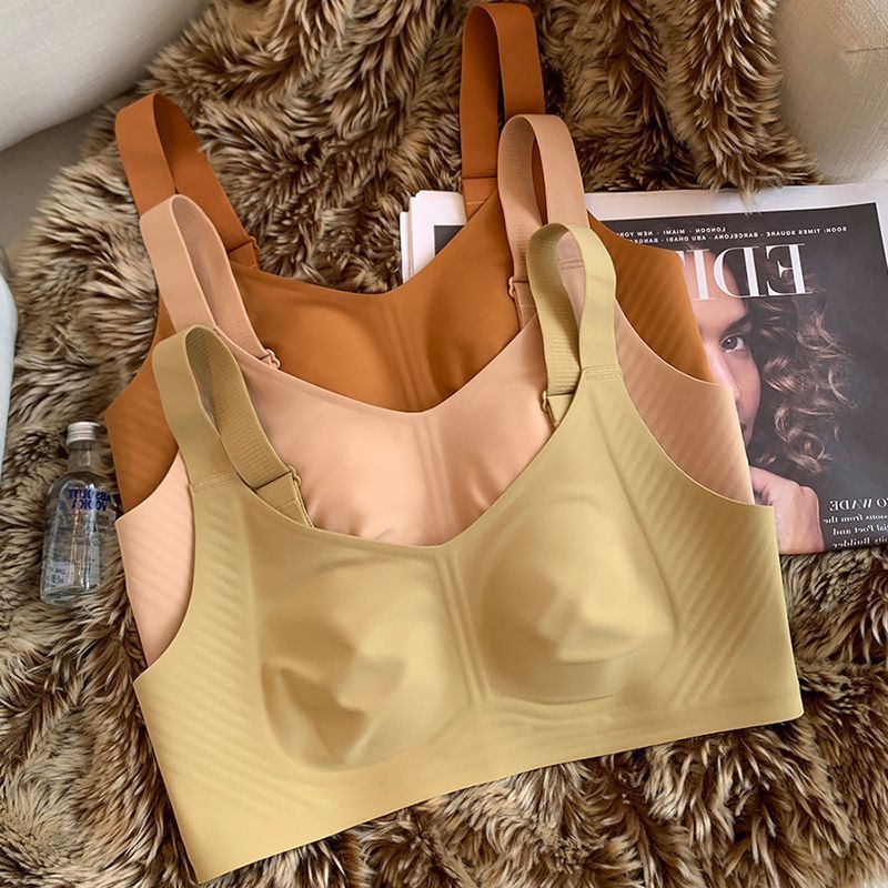 Full Coverage Bra - I seni grandi mostrano biancheria intima